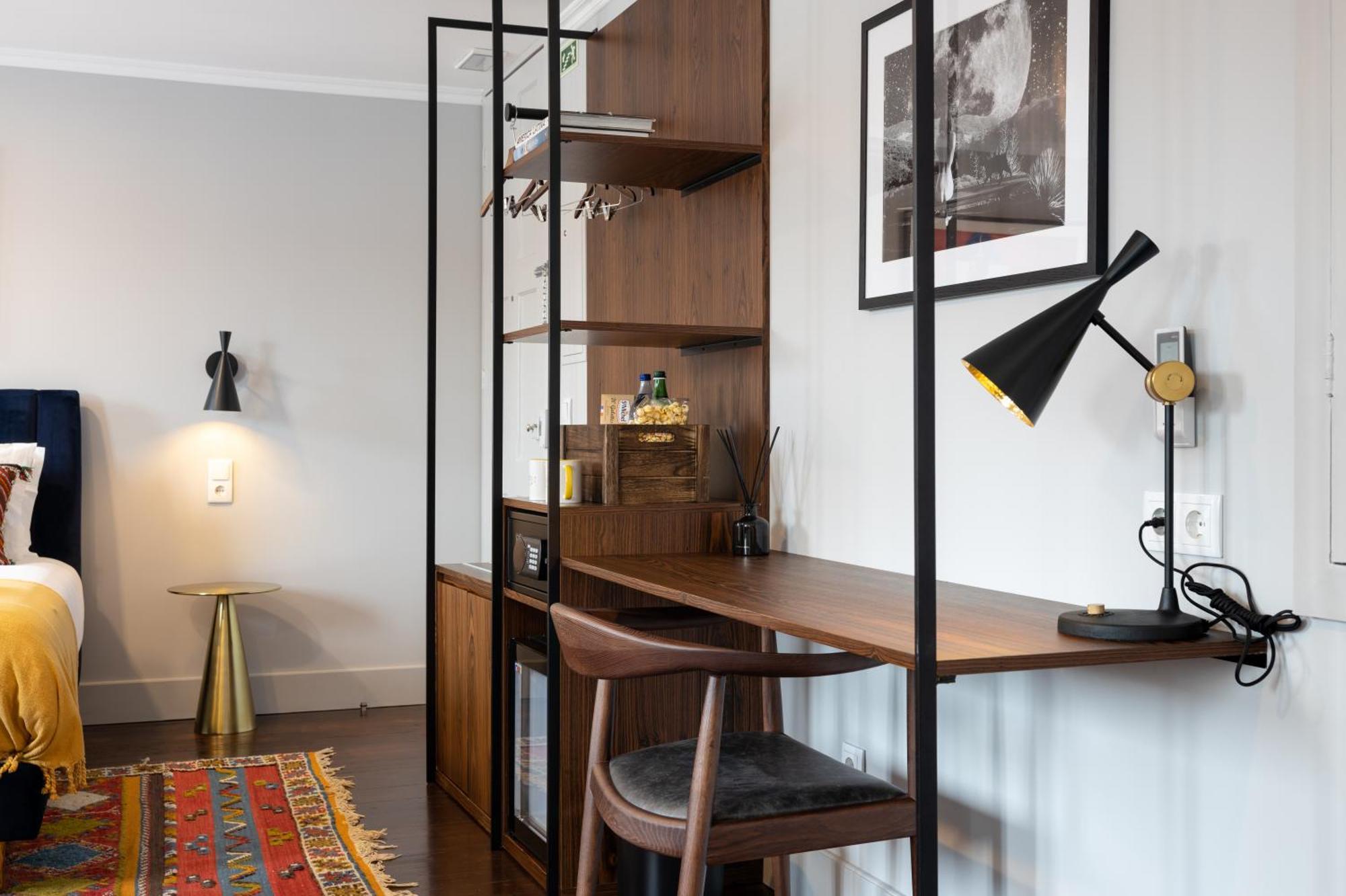Utopian Hotel, A Charming Pensión Oporto