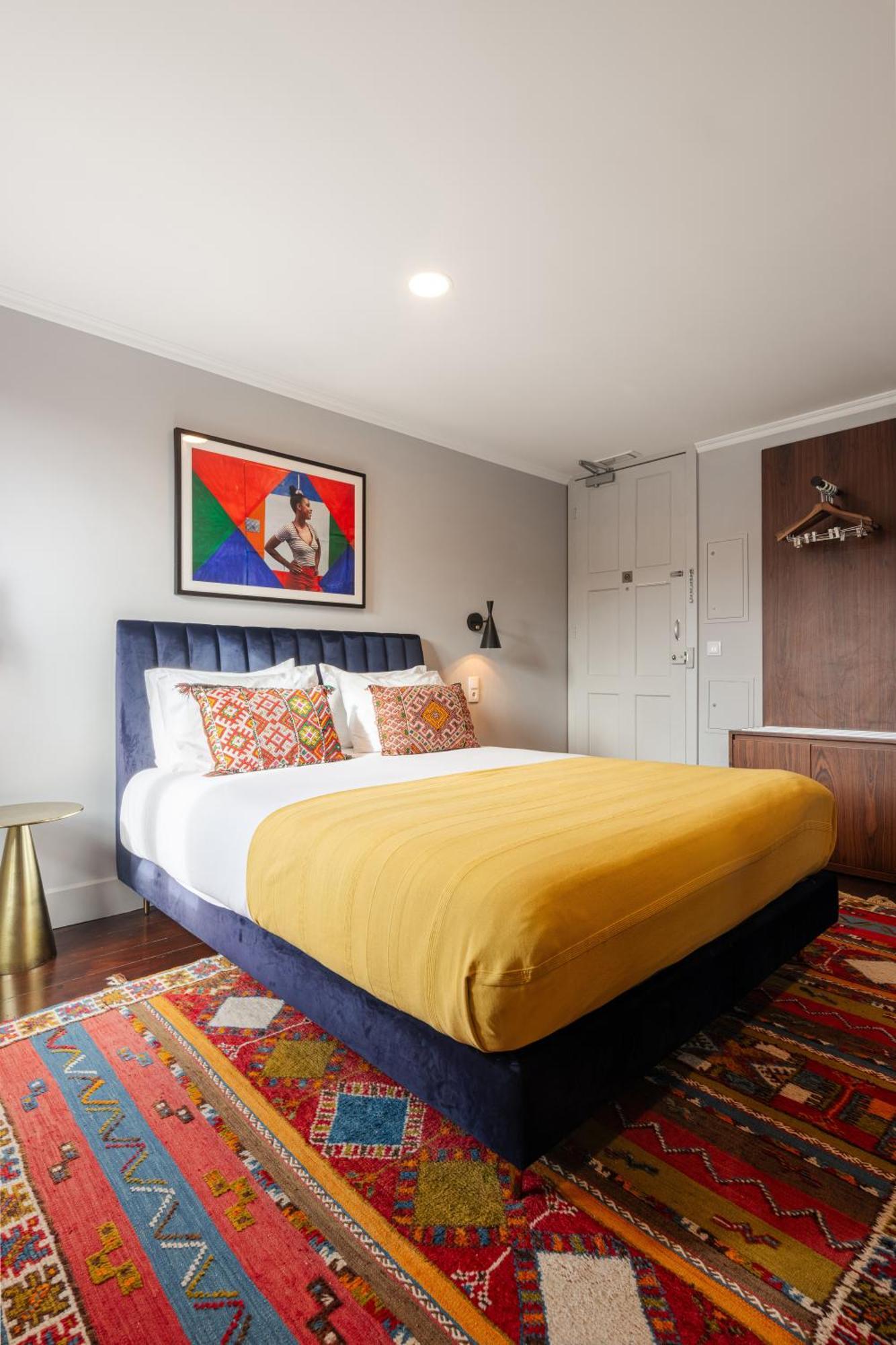 Utopian Hotel, A Charming 4*