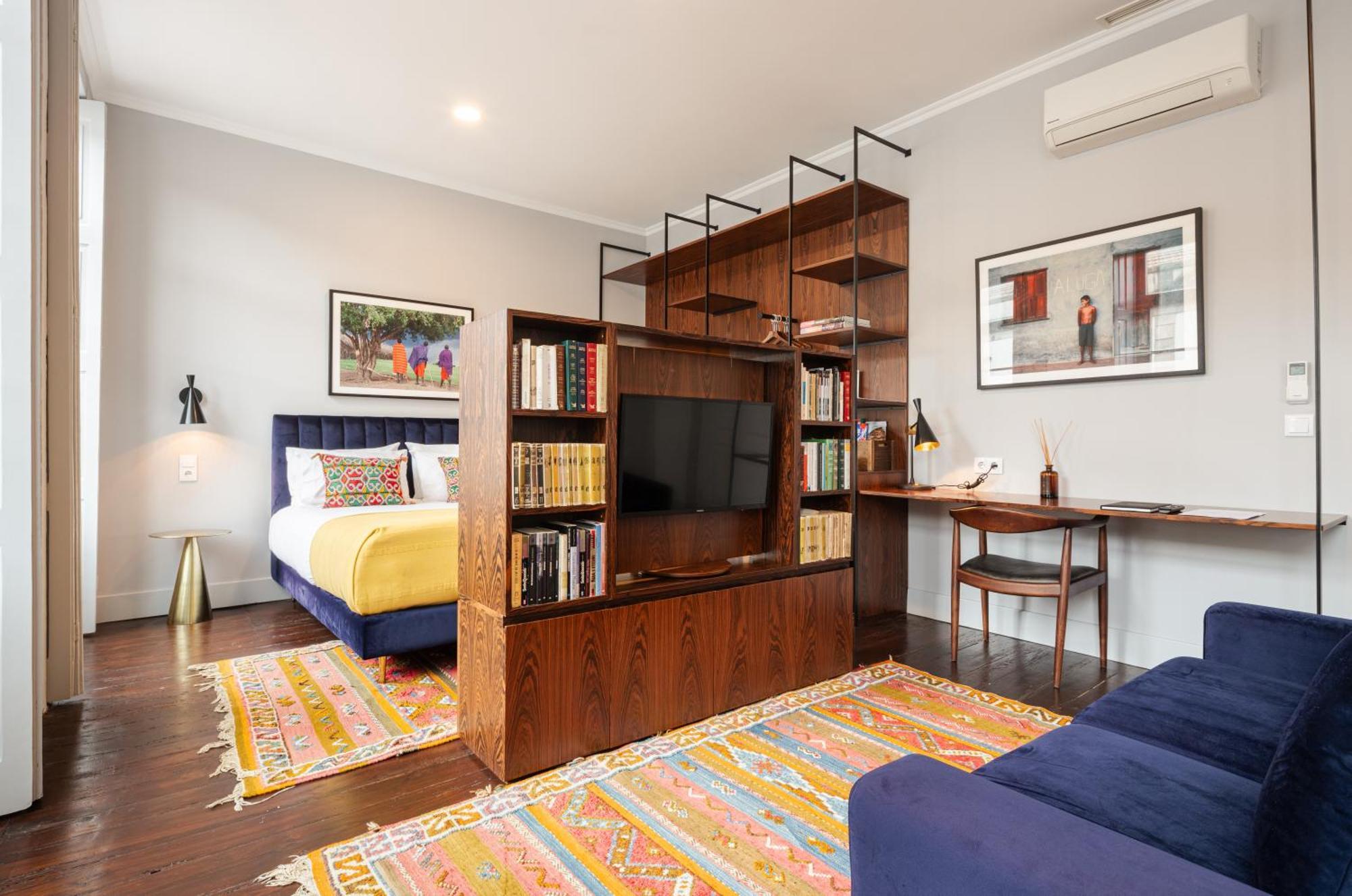 Utopian Hotel, A Charming Pensión
