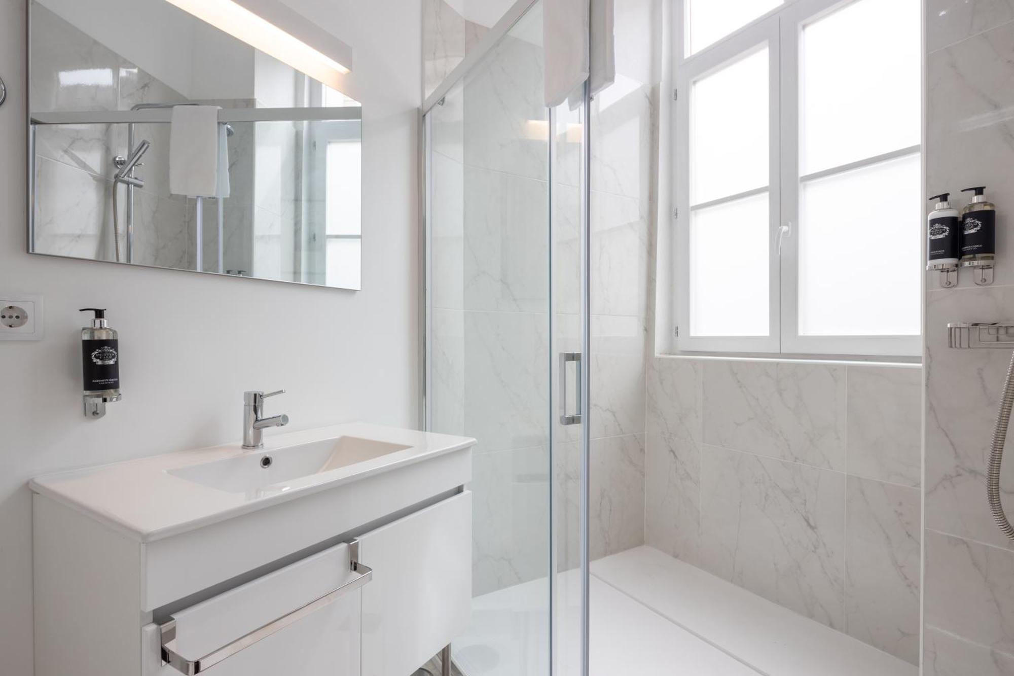 Utopian Hotel, A Charming 4*